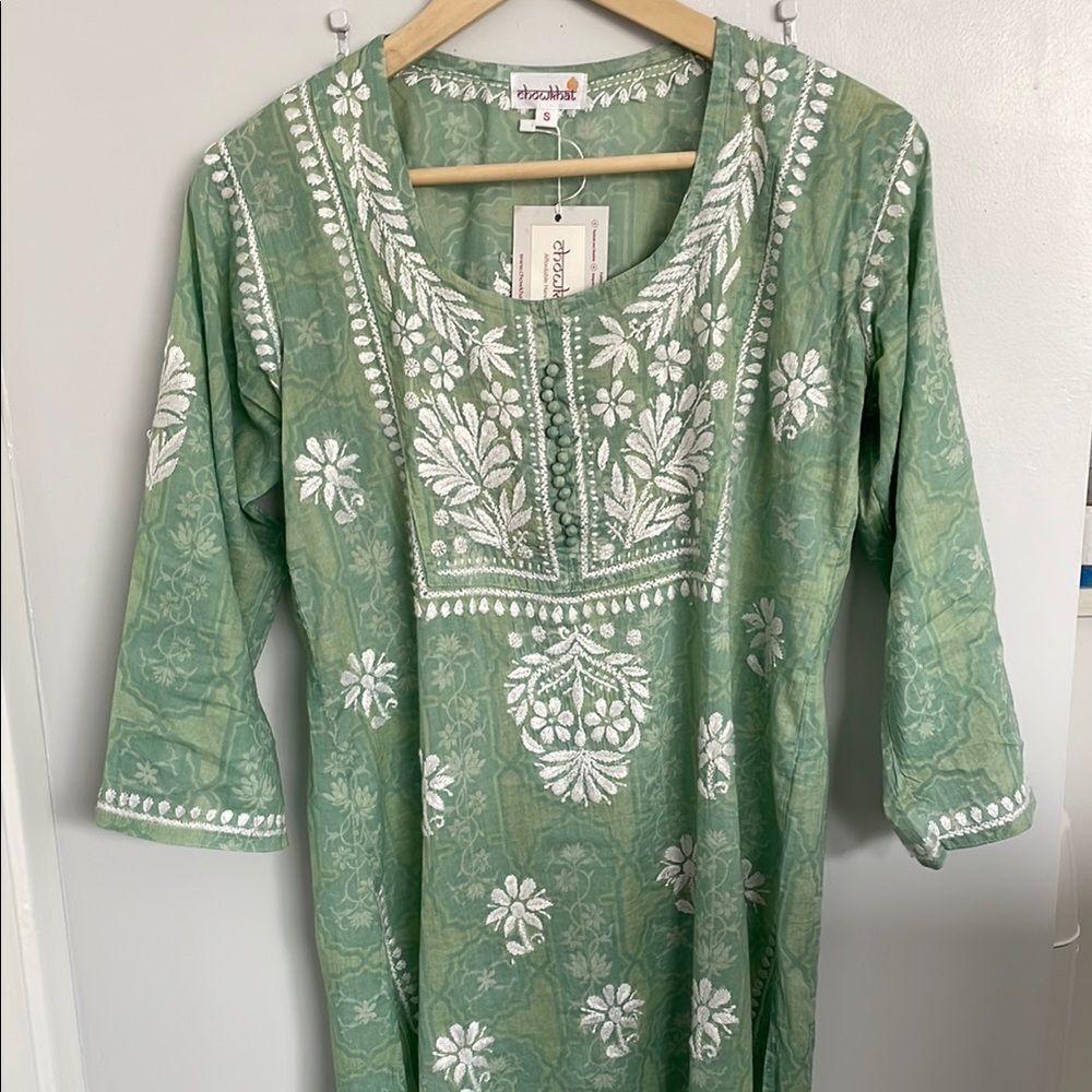 Indian Pakistani afghani women’s size s chikankari kurta